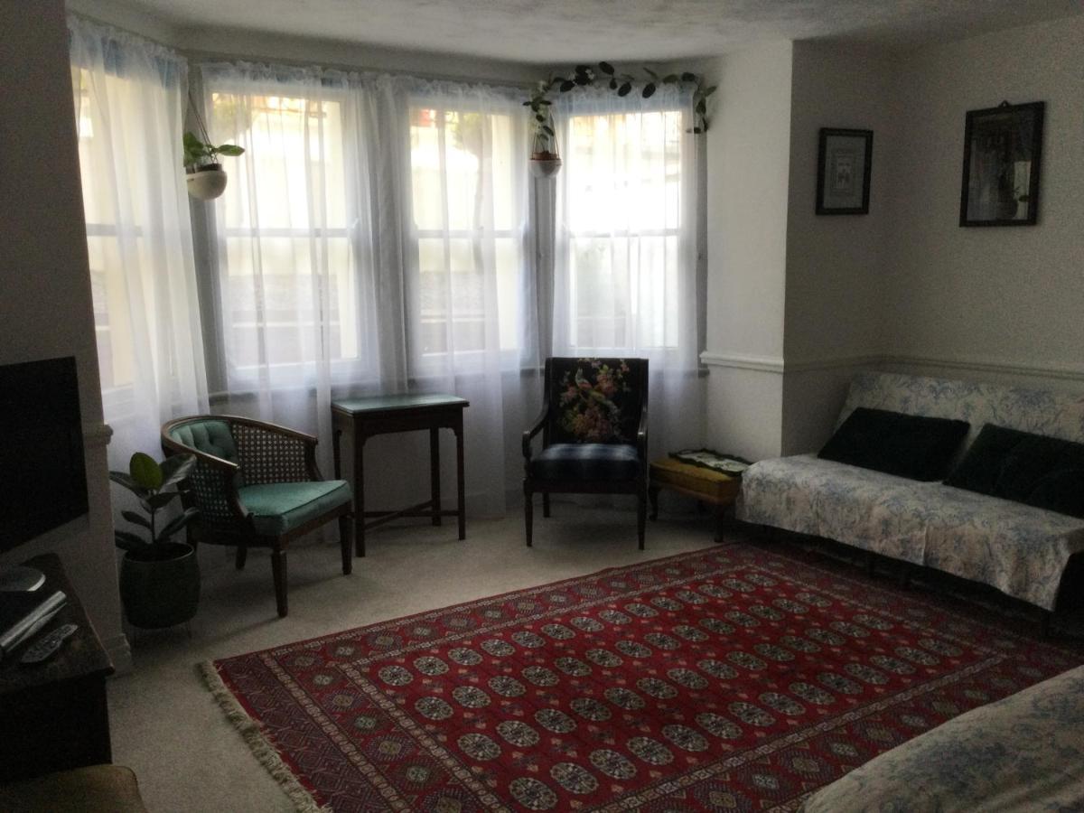 Bed and Breakfast Garden Flat 1 Лландидно Экстерьер фото